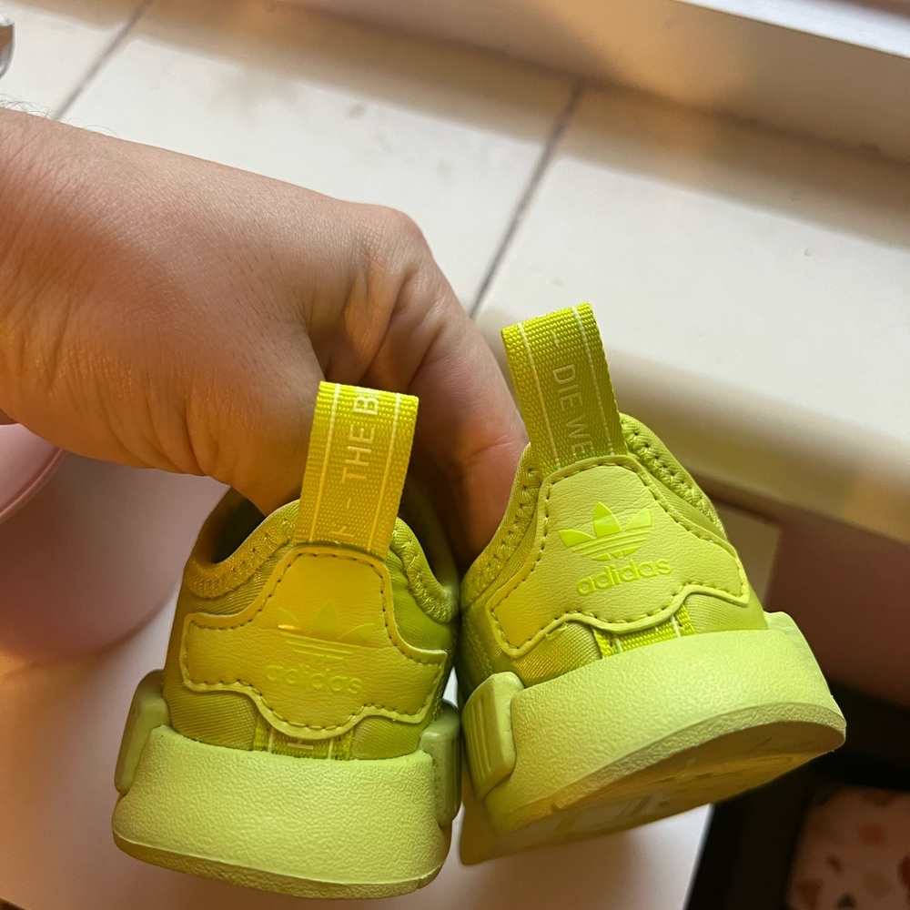 Adidas - Picture 3 of 6